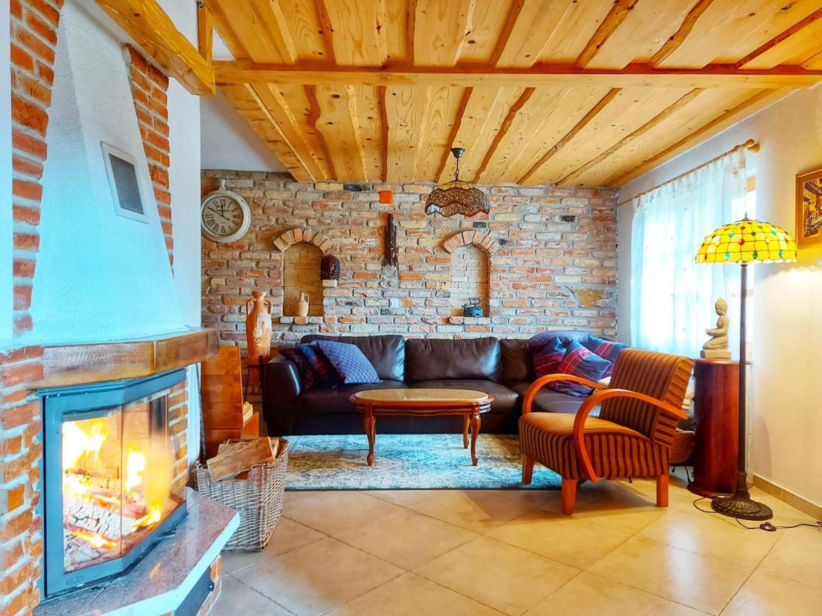 Peter'S Pine Cottage Korenica Dış mekan fotoğraf