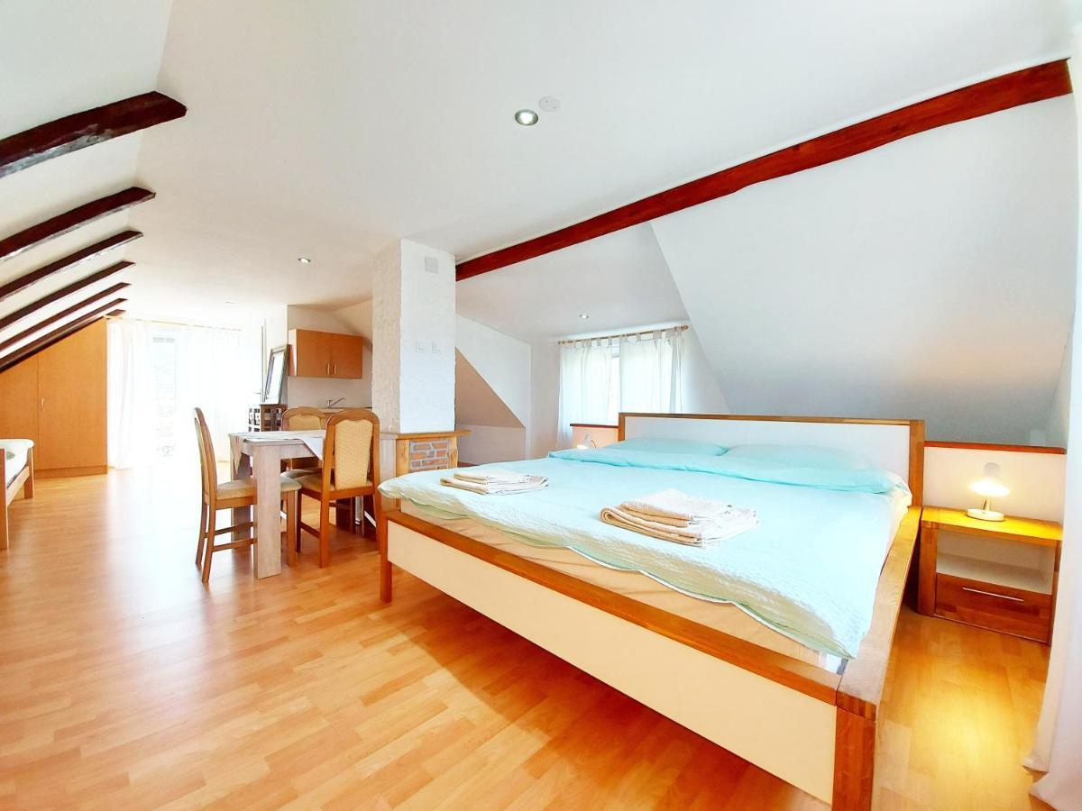 Peter'S Pine Cottage Korenica Dış mekan fotoğraf