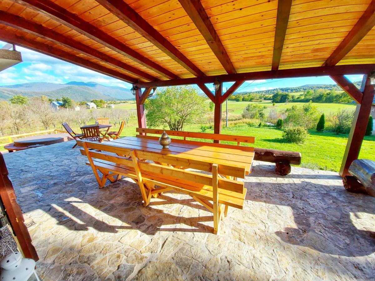 Peter'S Pine Cottage Korenica Dış mekan fotoğraf