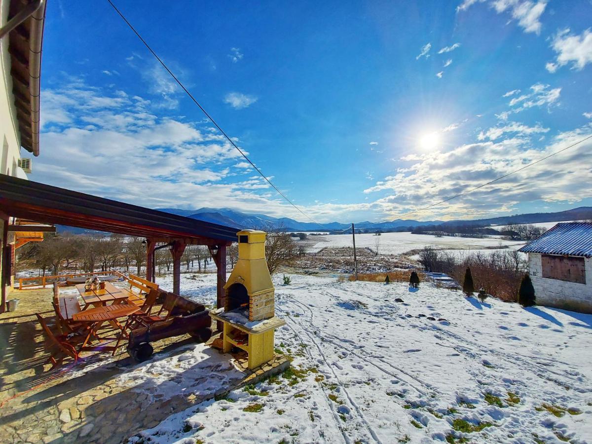 Peter'S Pine Cottage Korenica Dış mekan fotoğraf