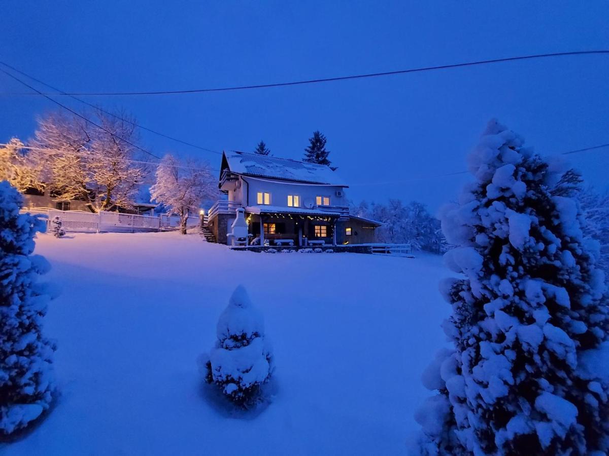 Peter'S Pine Cottage Korenica Dış mekan fotoğraf