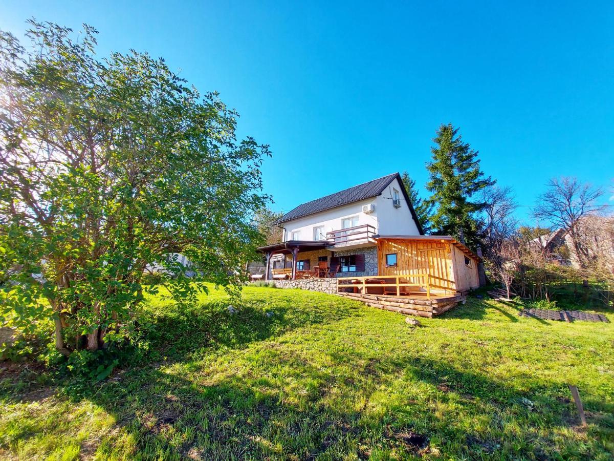 Peter'S Pine Cottage Korenica Dış mekan fotoğraf