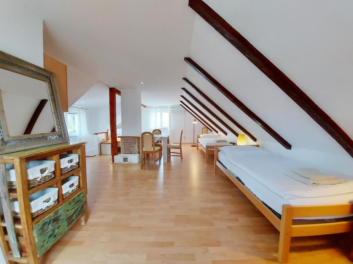 Peter'S Pine Cottage Korenica Dış mekan fotoğraf