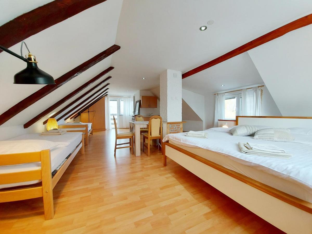 Peter'S Pine Cottage Korenica Dış mekan fotoğraf