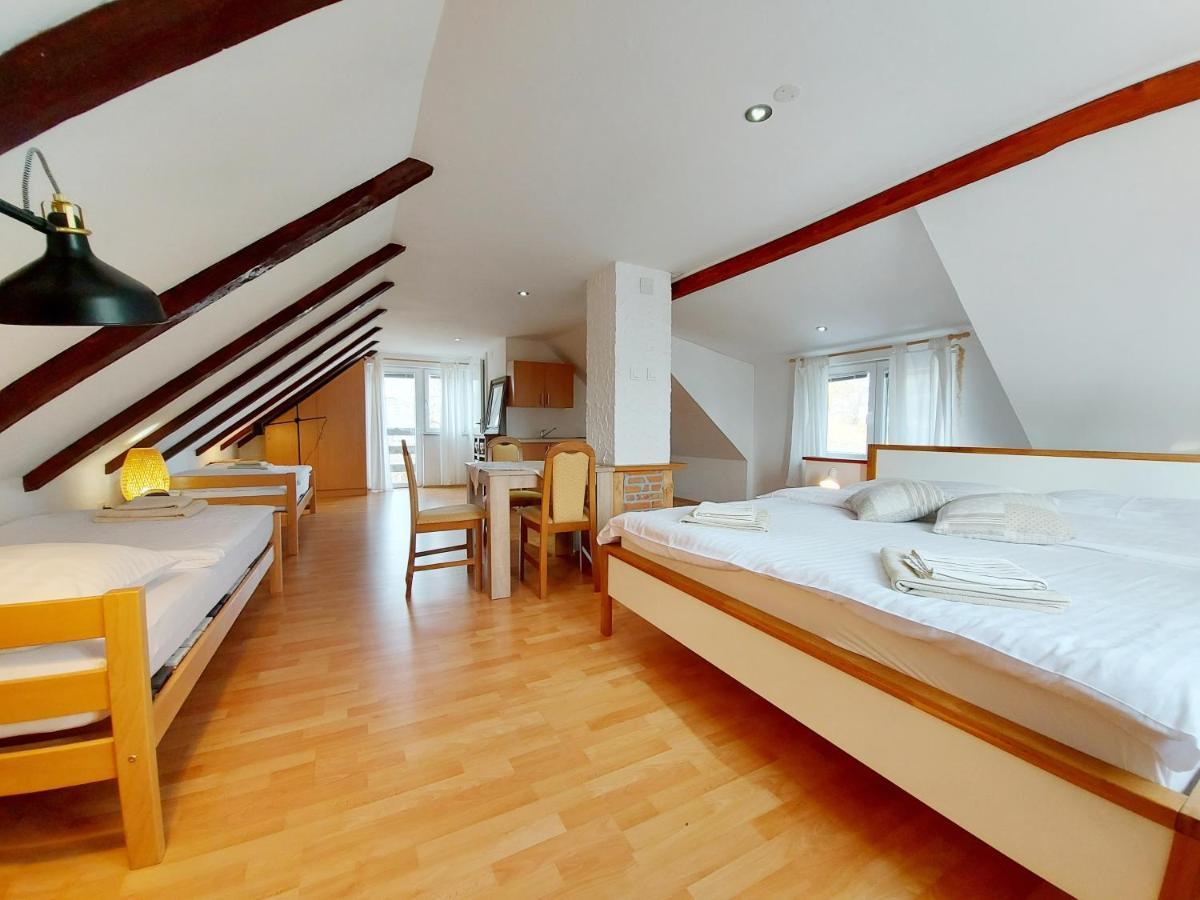 Peter'S Pine Cottage Korenica Dış mekan fotoğraf