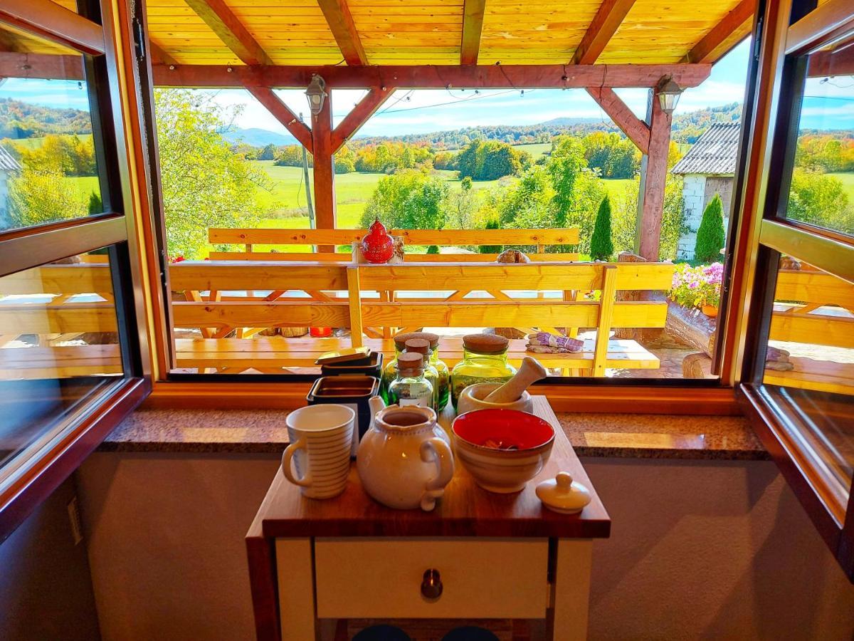 Peter'S Pine Cottage Korenica Dış mekan fotoğraf